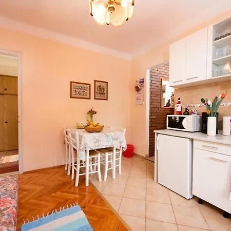 Nigra Apartment